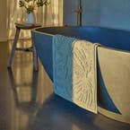 https://s3-ap-southeast-2.amazonaws.com/fusionfactory.commerceconnect.bbnt.production/pim_media/000/167/031/AUS_LS_Bathrooms-Banksia_Bath_Matt-Linear_Ceramic_Vase_SI.jpg?1722838763