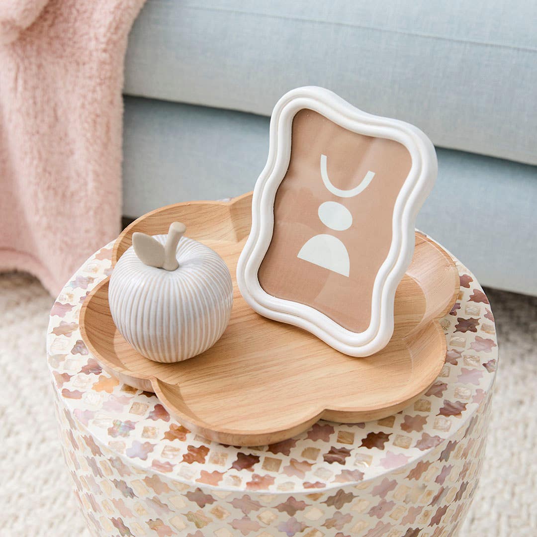 https://s3-ap-southeast-2.amazonaws.com/fusionfactory.commerceconnect.bbnt.production/pim_media/000/192/793/Apple_Ceramic_Sculpture_Wave_Frame_SI.jpg?1743637218
