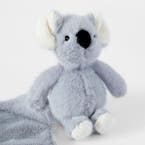https://s3-ap-southeast-2.amazonaws.com/fusionfactory.commerceconnect.bbnt.production/pim_media/000/191/286/BF_Blinky-Koala-Snuggle-Blanket_Grey_26182101_Detail-02_SI.jpg?1742535970