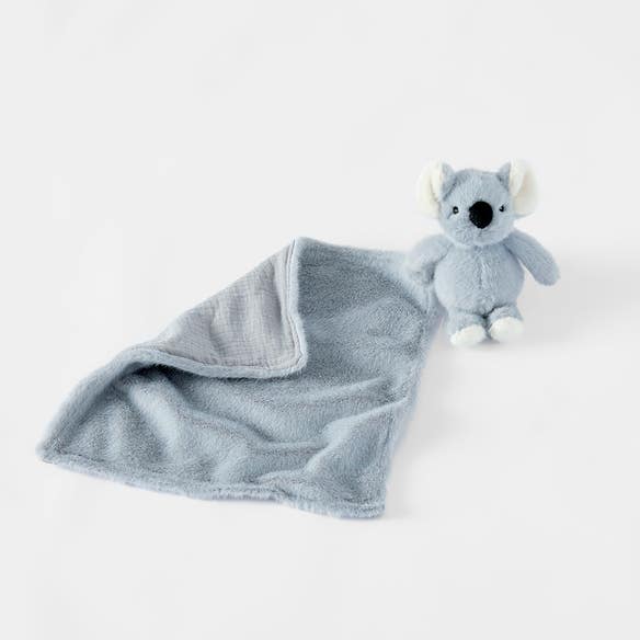 https://s3-ap-southeast-2.amazonaws.com/fusionfactory.commerceconnect.bbnt.production/pim_media/000/191/287/BF_Blinky-Koala-Snuggle-Blanket_Grey_26182101_SI.jpg?1742535970