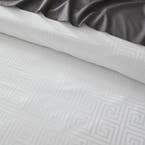 https://s3-ap-southeast-2.amazonaws.com/fusionfactory.commerceconnect.bbnt.production/pim_media/000/165/532/B_B_S24-25_Bedlinen_BOP_Winchester_QQC_Detail-01_SI.jpg?1719979794