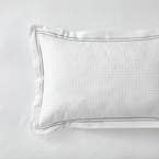 https://s3-ap-southeast-2.amazonaws.com/fusionfactory.commerceconnect.bbnt.production/pim_media/000/165/533/B_B_S24-25_Bedlinen_BOP_Winchester_QQC_Detail-02_SI.jpg?1719979795