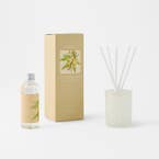 https://s3-ap-southeast-2.amazonaws.com/fusionfactory.commerceconnect.bbnt.production/pim_media/000/200/931/B_B_S25-26_Lumiere-Diffuser-150ml_Sandalwood-_-Vanilla_26478707_SI.jpg?1757635556