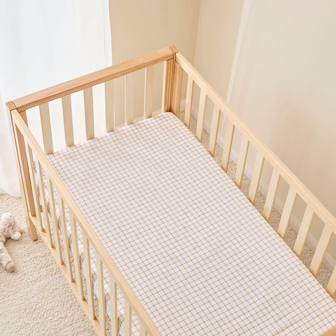 https://s3-ap-southeast-2.amazonaws.com/fusionfactory.commerceconnect.bbnt.production/pim_media/000/193/627/Baby_Finch_W25_BOP_Baby_Animals_Fitted_Cot_Sheet_Check_V2_SI.jpg?1744596626