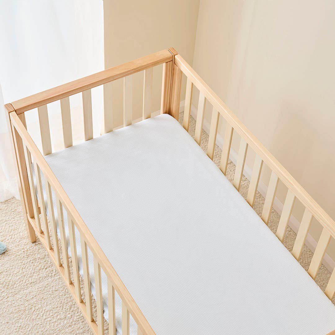 https://s3-ap-southeast-2.amazonaws.com/fusionfactory.commerceconnect.bbnt.production/pim_media/000/193/624/Baby_Finch_W25_BOP_Jungle_Friends_Fitted_Cot_Sheet-Blue-Stripe_V2_SI.jpg?1744596453