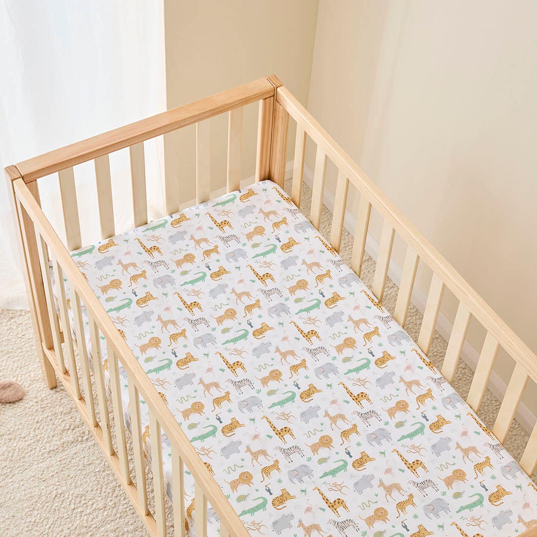 https://s3-ap-southeast-2.amazonaws.com/fusionfactory.commerceconnect.bbnt.production/pim_media/000/193/622/Baby_Finch_W25_BOP_Jungle_Friends_Fitted_Cot_Sheet-V2_SI.jpg?1744596425