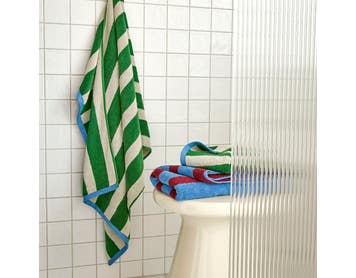 https://s3-ap-southeast-2.amazonaws.com/fusionfactory.commerceconnect.bbnt.production/pim_media/000/212/029/Bathroom_Towels_Maverick_Spinach_Oat_Stripe_SI.jpg?1774827576