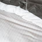https://s3-ap-southeast-2.amazonaws.com/fusionfactory.commerceconnect.bbnt.production/pim_media/000/158/044/CH_Bedlinen_Lifestyle_2024_Draper_QQC_Detail-1_SI.jpg?1704322755