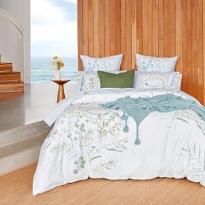 https://s3-ap-southeast-2.amazonaws.com/fusionfactory.commerceconnect.bbnt.production/pim_media/000/157/710/CH_Bedlinen_Lifestyle_2024_Kimberley_QQC_SI.jpg?1703204220