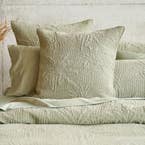https://s3-ap-southeast-2.amazonaws.com/fusionfactory.commerceconnect.bbnt.production/pim_media/000/157/535/CH_Bedlinen_Lifestyle_2024_Palmer_QQC_Euro_SI.jpg?1702961659
