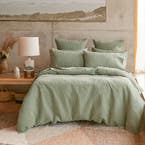 https://s3-ap-southeast-2.amazonaws.com/fusionfactory.commerceconnect.bbnt.production/pim_media/000/157/536/CH_Bedlinen_Lifestyle_2024_Palmer_QQC_V2_SI.jpg?1702961665