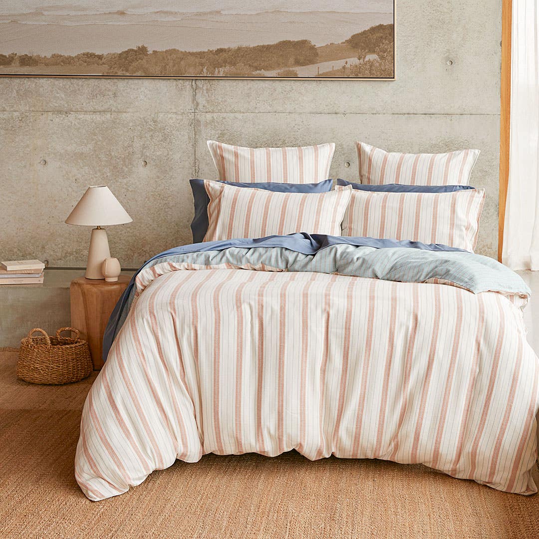 https://s3-ap-southeast-2.amazonaws.com/fusionfactory.commerceconnect.bbnt.production/pim_media/000/160/612/CH_Bedlinen_Lifestyle_2024_Salsbury_QQC_RV_V2_SI.jpg?1708403623
