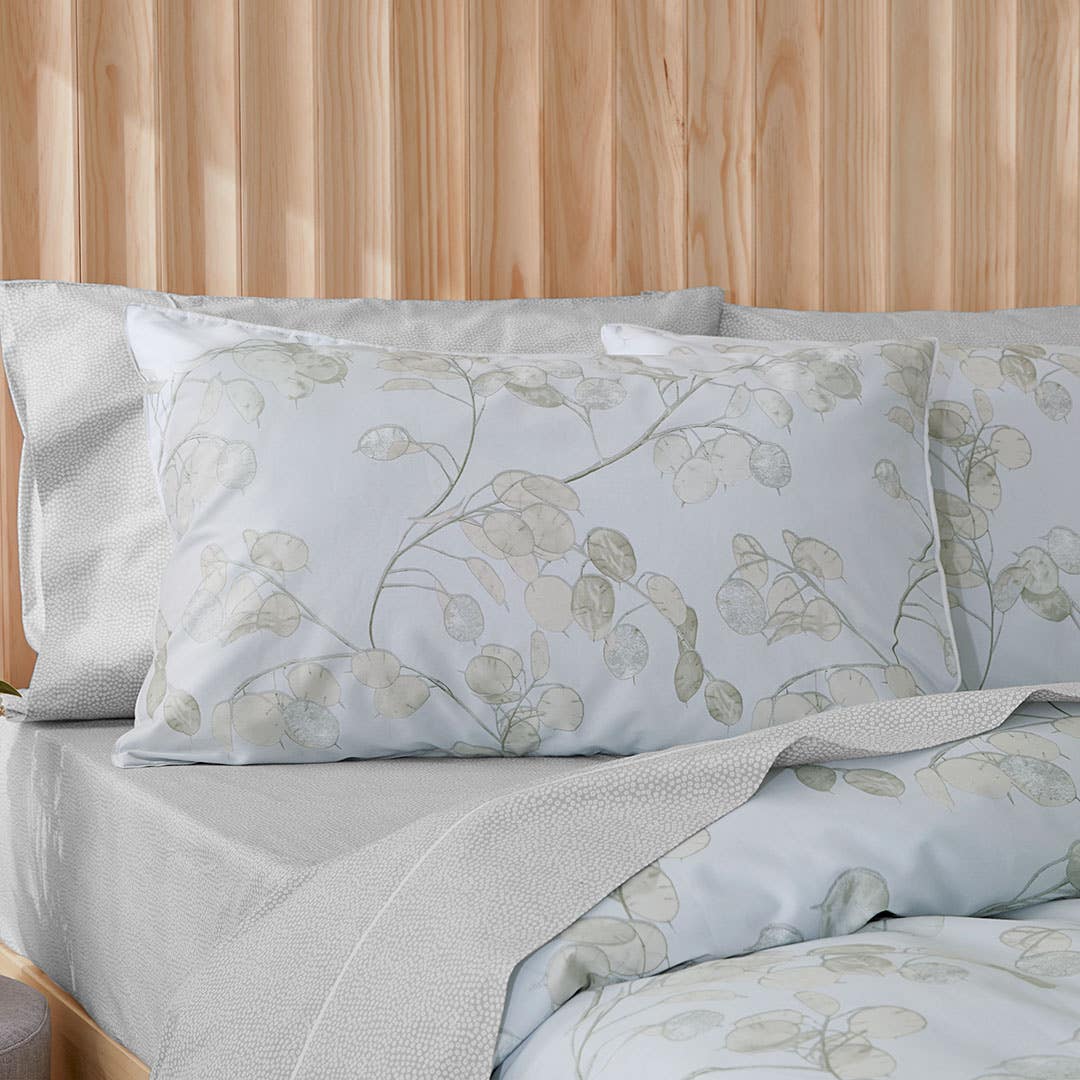 https://s3-ap-southeast-2.amazonaws.com/fusionfactory.commerceconnect.bbnt.production/pim_media/000/147/617/CH_Honesty_Pillow_SI.jpg?1683008226