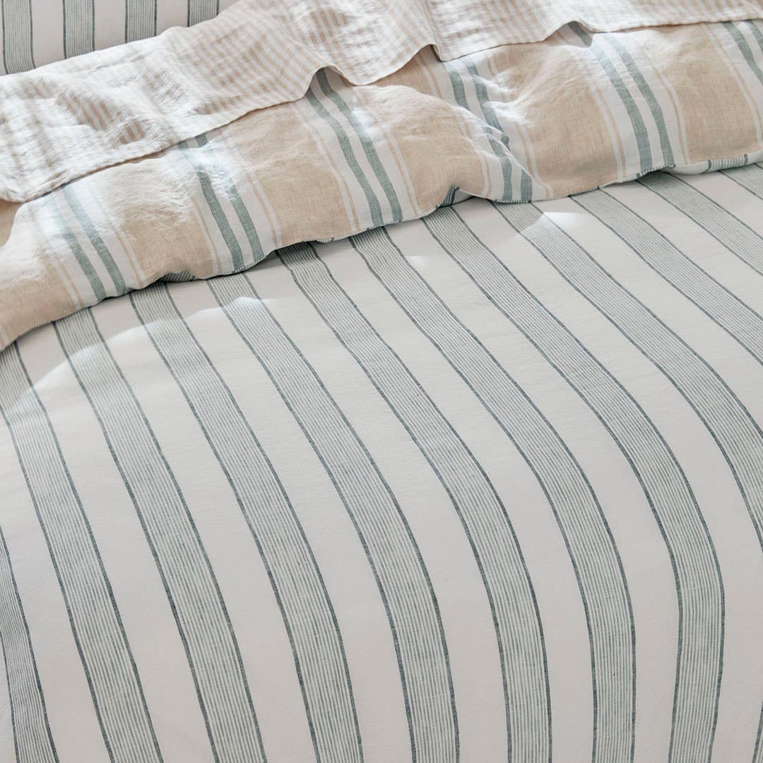 https://s3-ap-southeast-2.amazonaws.com/fusionfactory.commerceconnect.bbnt.production/pim_media/000/197/539/CH_S25-26_LS_Location_Austen_Blue_Stripe_Detail_1_SI.jpg?1752546011