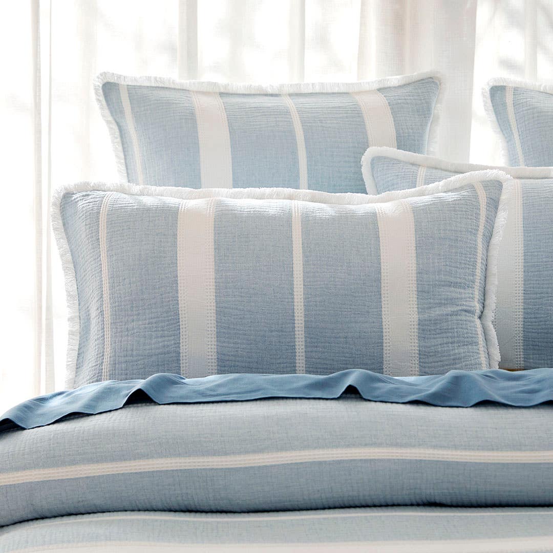 https://s3-ap-southeast-2.amazonaws.com/fusionfactory.commerceconnect.bbnt.production/pim_media/000/201/755/CH_S25-26_LS_Location_Harlan_Washed_Blue_Pillow_SI.jpg?1759117862