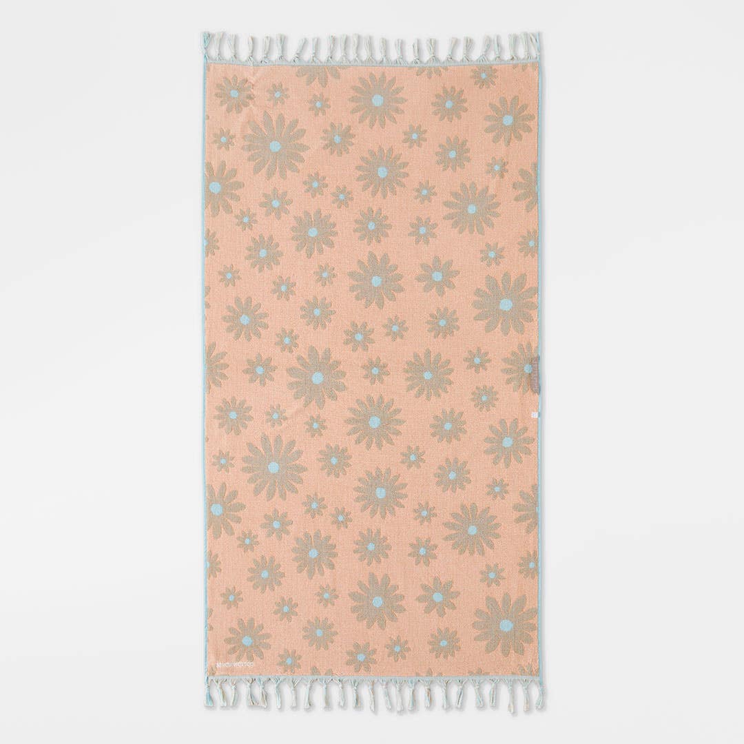 https://s3-ap-southeast-2.amazonaws.com/fusionfactory.commerceconnect.bbnt.production/pim_media/000/198/436/CH_S25-26_Outdoor_Beach_Towels_Marguerite_Blue_22860003-V2_SI.jpg?1753757137