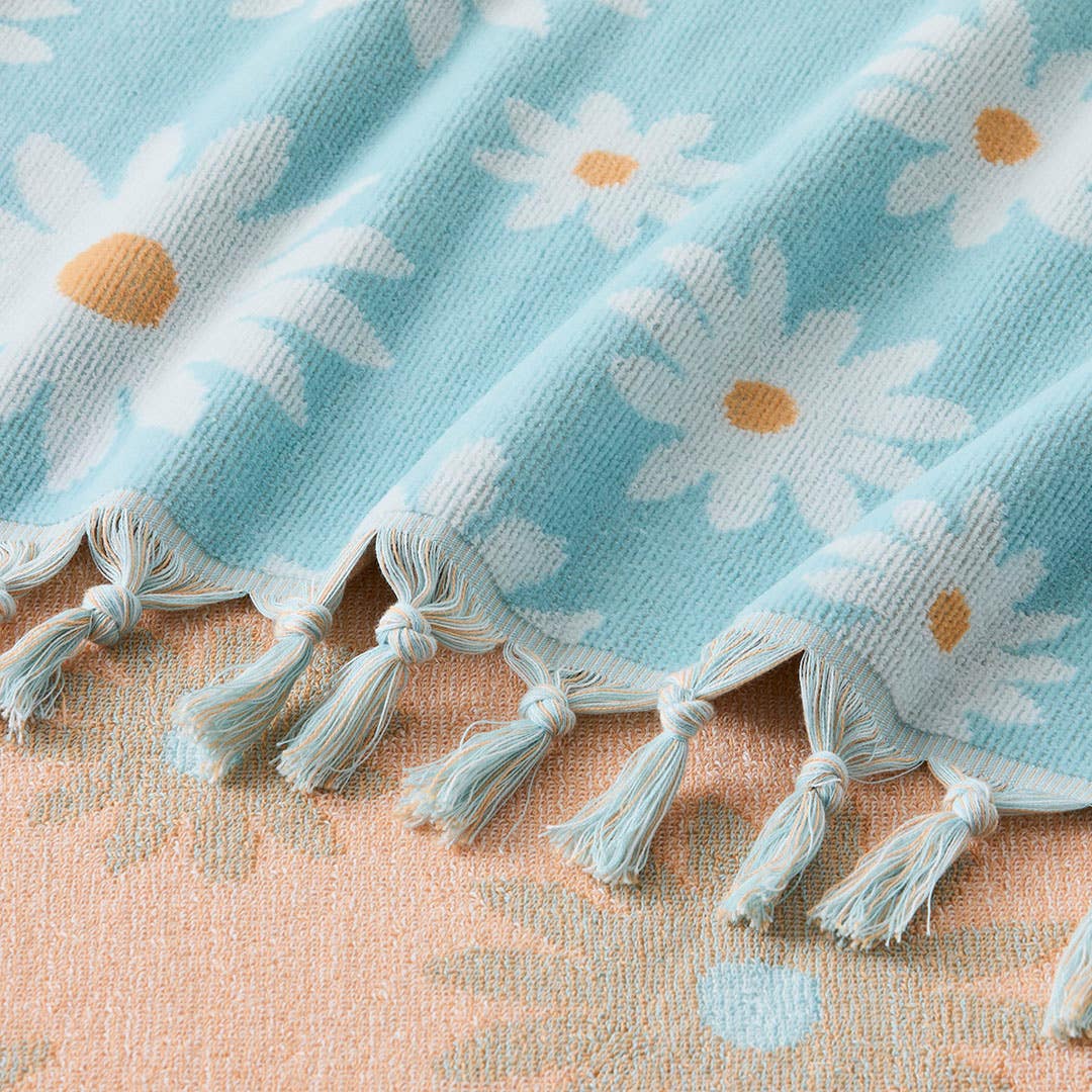 https://s3-ap-southeast-2.amazonaws.com/fusionfactory.commerceconnect.bbnt.production/pim_media/000/198/435/CH_S25-26_Outdoor_Beach_Towels_Marguerite_Blue_22860003_Detail_SI.jpg?1753757137