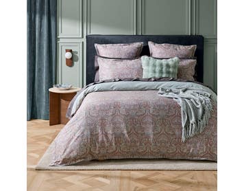 https://s3-ap-southeast-2.amazonaws.com/fusionfactory.commerceconnect.bbnt.production/pim_media/000/206/527/CH_W26_Bedlinen_BOP_Alessia_QQC_SI.jpg?1767323916