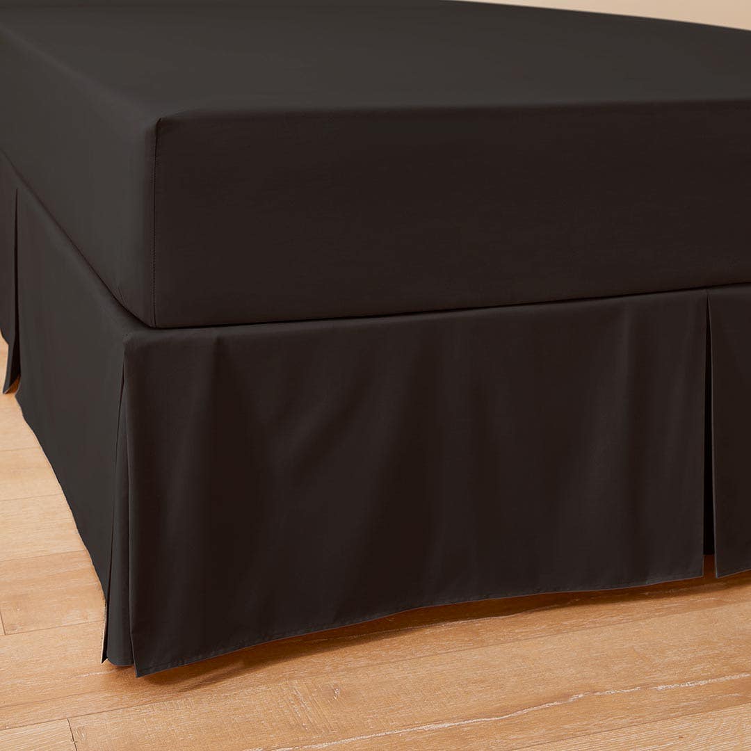 https://s3-ap-southeast-2.amazonaws.com/fusionfactory.commerceconnect.bbnt.production/pim_media/000/150/797/Core_Valance_LS_Bedding_Perfects-Pleated-Valance-Black-Detail.jpg?1686267749