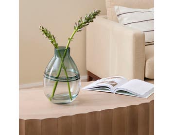 https://s3-ap-southeast-2.amazonaws.com/fusionfactory.commerceconnect.bbnt.production/pim_media/000/174/870/E-Comm_S24-25_Summer_LS_Studio-Decorator_Glass_Vase_Double_Ring_Blue_SI.jpg?1730253395