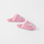 https://s3-ap-southeast-2.amazonaws.com/fusionfactory.commerceconnect.bbnt.production/pim_media/000/188/987/LF_Cotton-Tail-Kids-Slipper_Med_Cotton-Tail_26126301_V2_SI.jpg?1738884461