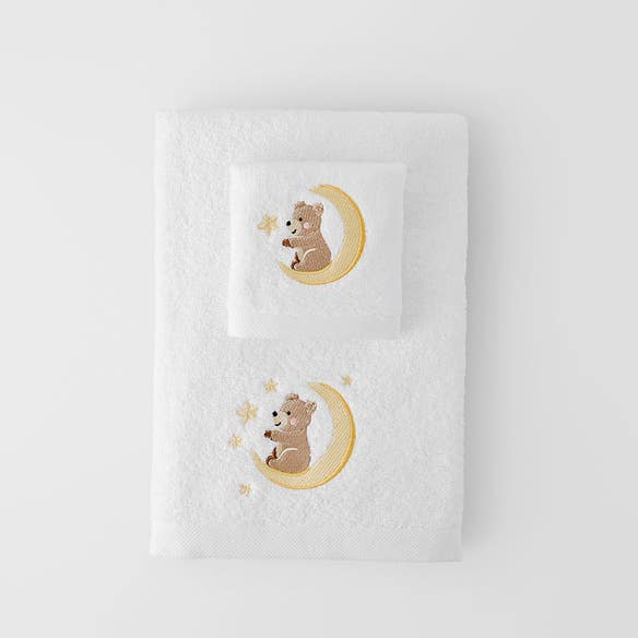 https://s3-ap-southeast-2.amazonaws.com/fusionfactory.commerceconnect.bbnt.production/pim_media/000/169/721/LF_Kids-Embroidered-Towel-Set-Teddy-Moon_25880001_SI.jpg?1726207985