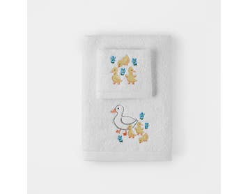 https://s3-ap-southeast-2.amazonaws.com/fusionfactory.commerceconnect.bbnt.production/pim_media/000/200/948/LF_S25-26_Kids-Bath-Towel-_-Washer-Set-Duckling_White-Duckling_26644301_SI.jpg?1757637128