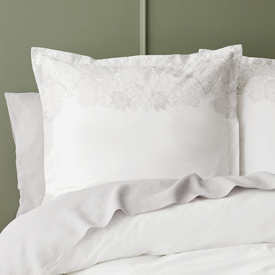 Embroidered bed throw 2025