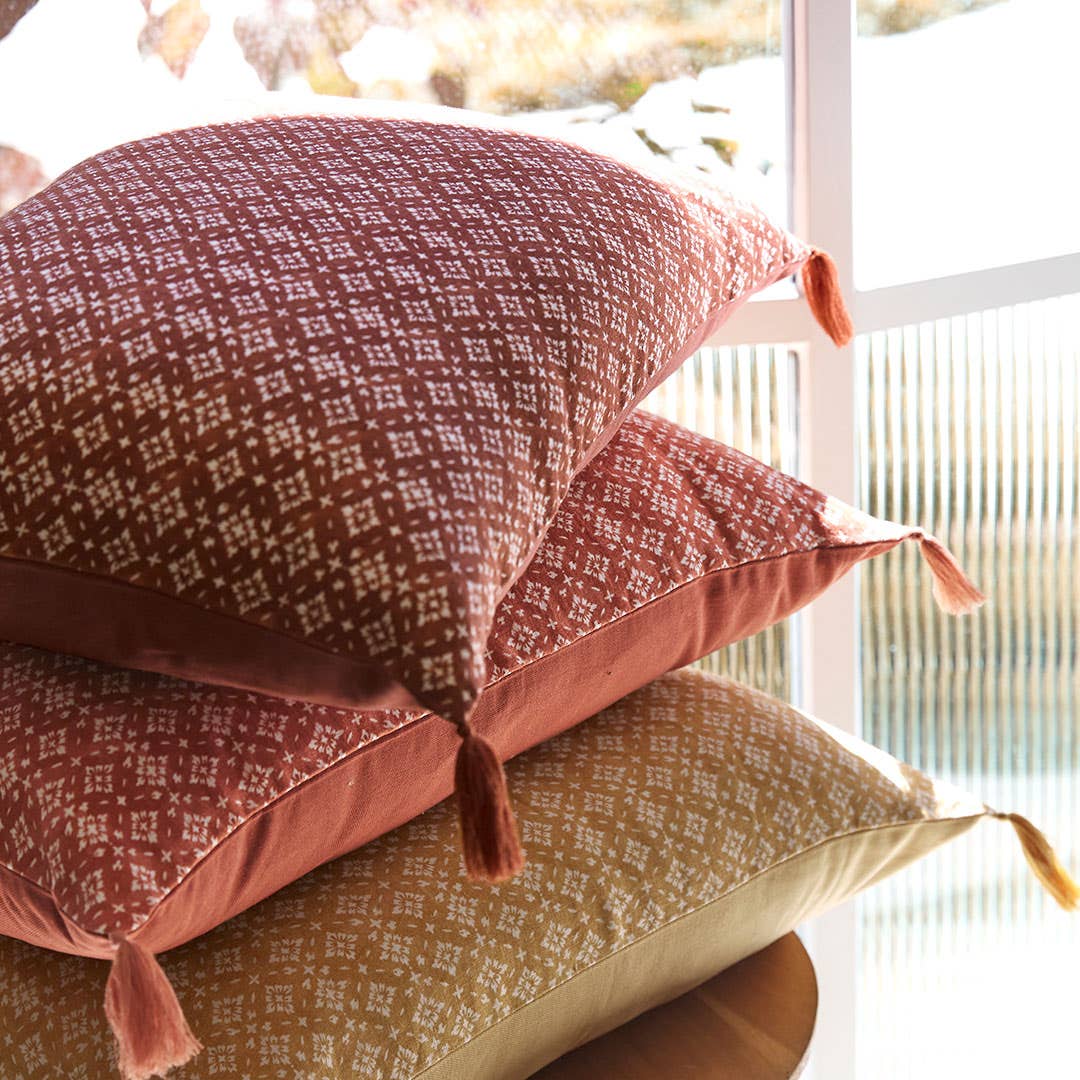 https://s3-ap-southeast-2.amazonaws.com/fusionfactory.commerceconnect.bbnt.production/pim_media/000/110/780/M_F-Fable-Linen-Cushions-W21-214303-R-LS-Mother-Earth.jpg?1616542807