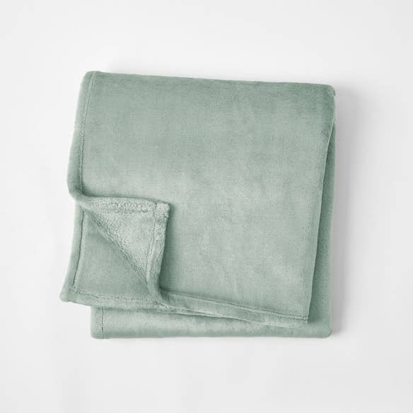 https://s3-ap-southeast-2.amazonaws.com/fusionfactory.commerceconnect.bbnt.production/pim_media/000/054/407/M_F-Kingston-Throw-Sage-Green-20989001.jpg?1583974427