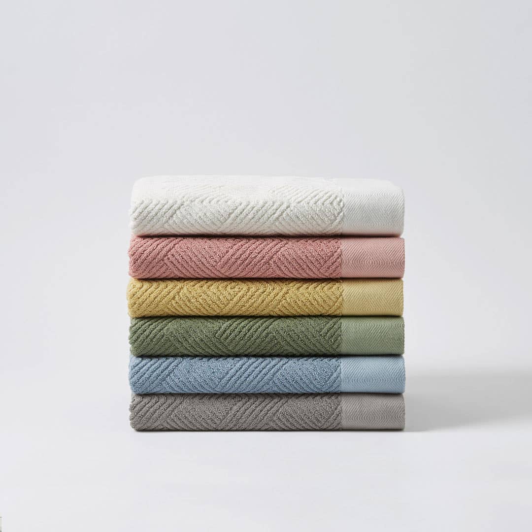 https://s3-ap-southeast-2.amazonaws.com/fusionfactory.commerceconnect.bbnt.production/pim_media/000/058/677/M_F-Kinsley-Towels-W20-206843-R.jpg?1588550892