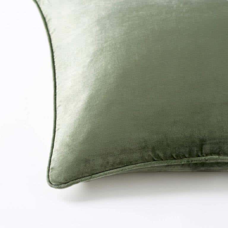 https://s3-ap-southeast-2.amazonaws.com/fusionfactory.commerceconnect.bbnt.production/pim_media/000/060/038/M_F-Margot-Velvet-Cushion-50x50cm-Sage-Detail.jpg?1591141950