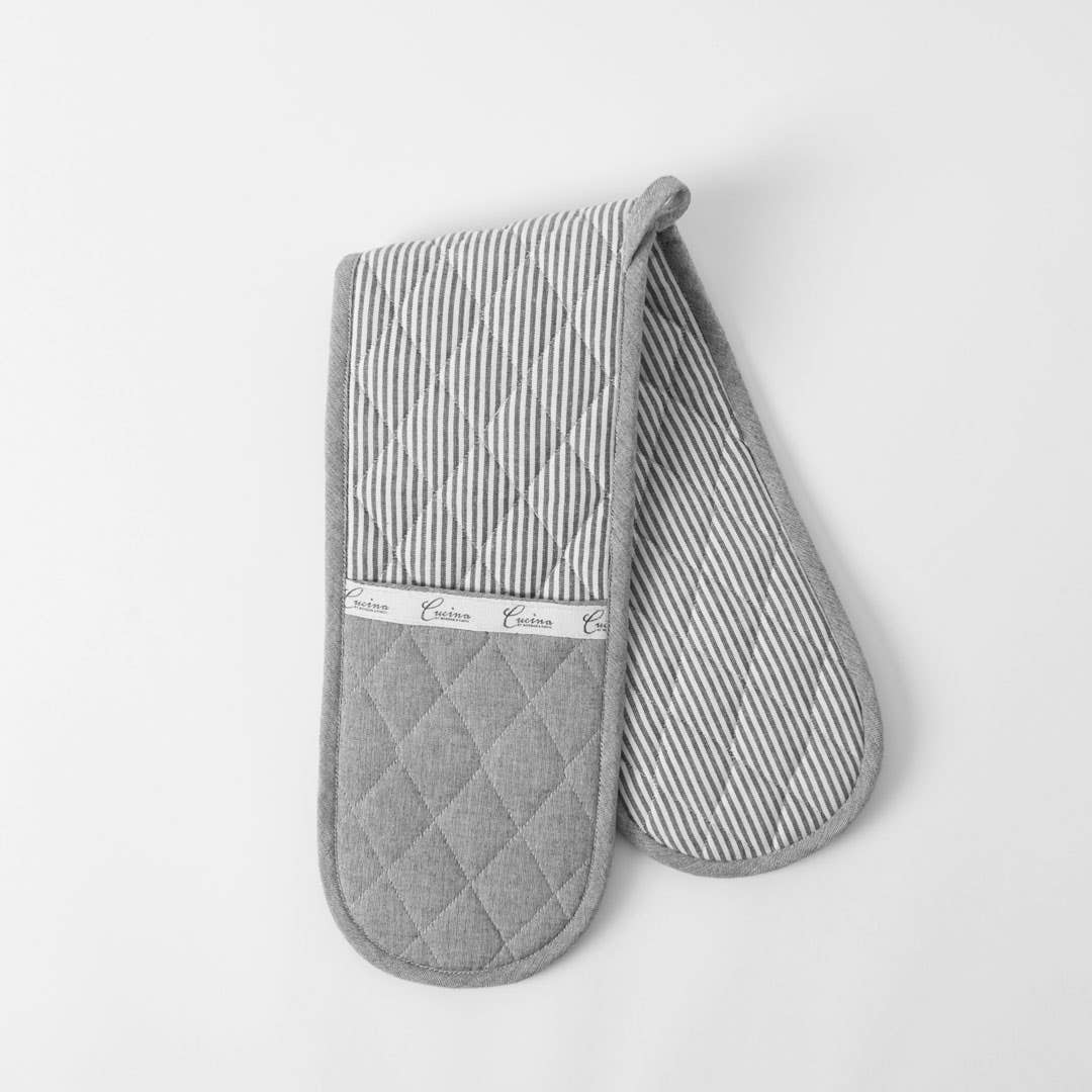 https://s3-ap-southeast-2.amazonaws.com/fusionfactory.commerceconnect.bbnt.production/pim_media/000/056/423/M_F-Marlton-Double-Oven-Glove-Charcoal-Ivory-20949301.jpg?1588141713