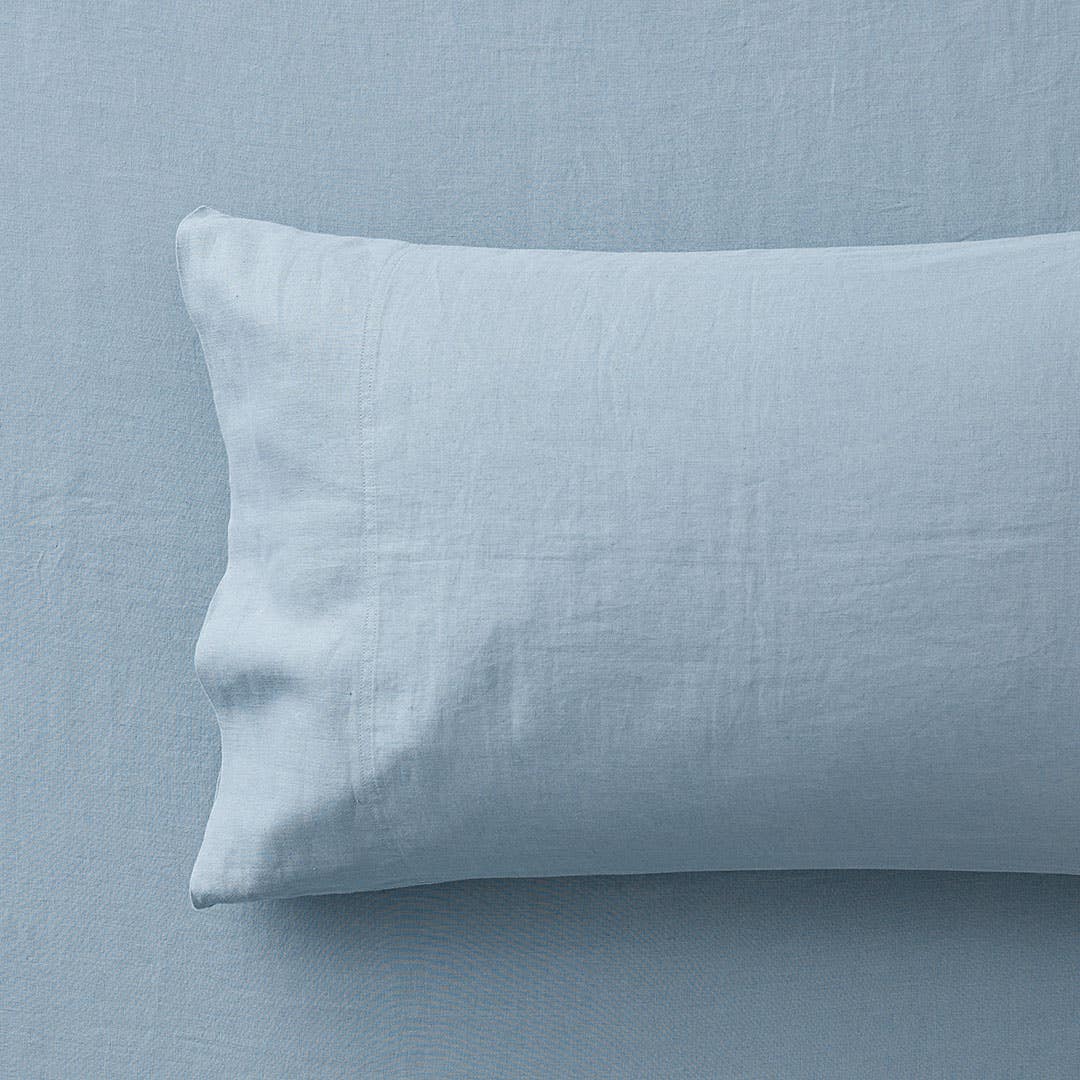 https://s3-ap-southeast-2.amazonaws.com/fusionfactory.commerceconnect.bbnt.production/pim_media/000/146/534/M_F-Milano-Smoke-Blue-SS-Detail_SI.jpg?1679872901