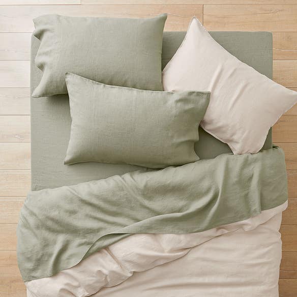 https://s3-ap-southeast-2.amazonaws.com/fusionfactory.commerceconnect.bbnt.production/pim_media/000/146/509/M_F-Milano_Khaki-SS_SI.jpg?1679871803