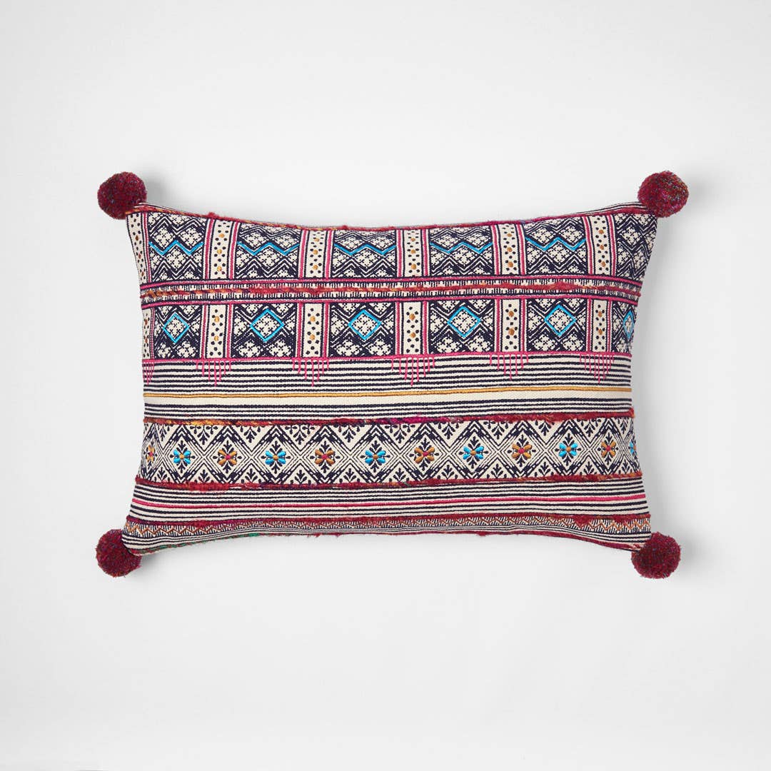 https://s3-ap-southeast-2.amazonaws.com/fusionfactory.commerceconnect.bbnt.production/pim_media/000/058/937/M_F-Rumi-Cushion-w-Pom-Poms-60x40cm-20941301.jpg?1588565144