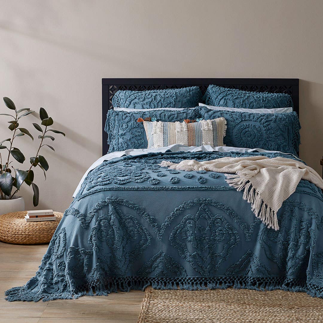Blue outlet queen bedspreads