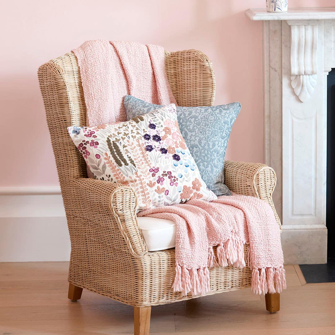 https://s3-ap-southeast-2.amazonaws.com/fusionfactory.commerceconnect.bbnt.production/pim_media/000/200/004/M_F_50_Years_LSPink_Blossom_Meadow_Sienna_Teal_SI.jpg?1756095106