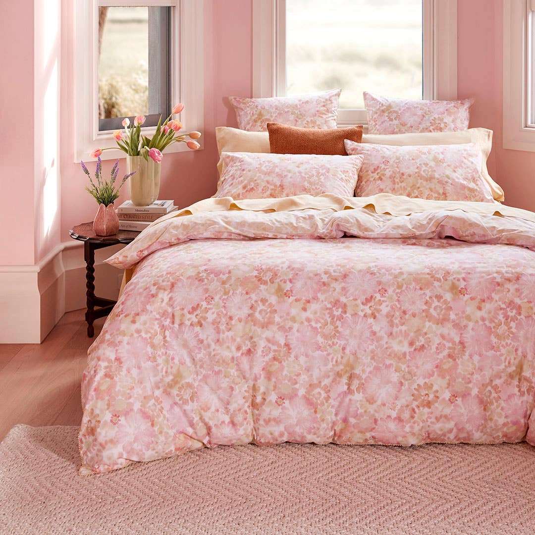 https://s3-ap-southeast-2.amazonaws.com/fusionfactory.commerceconnect.bbnt.production/pim_media/000/199/994/M_F_50_Years_LS_Bedlinen_QQC_Izzie_Hero_1_SI.jpg?1756089622