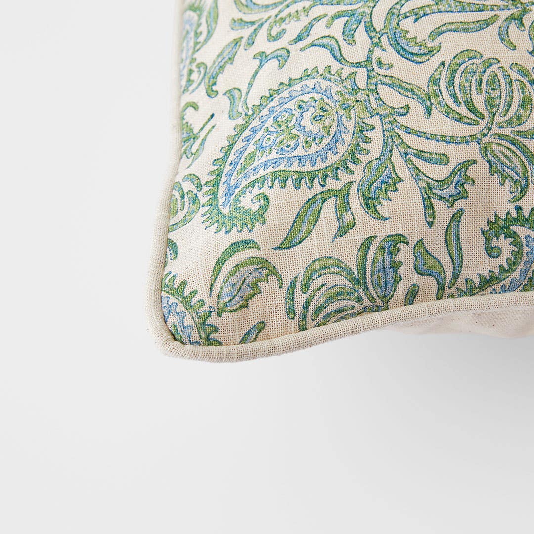 https://s3-ap-southeast-2.amazonaws.com/fusionfactory.commerceconnect.bbnt.production/pim_media/000/160/199/M_F_Aarvi-Wood-Block-Cushion_Green_23145403_Detail_SI.jpg?1707860134