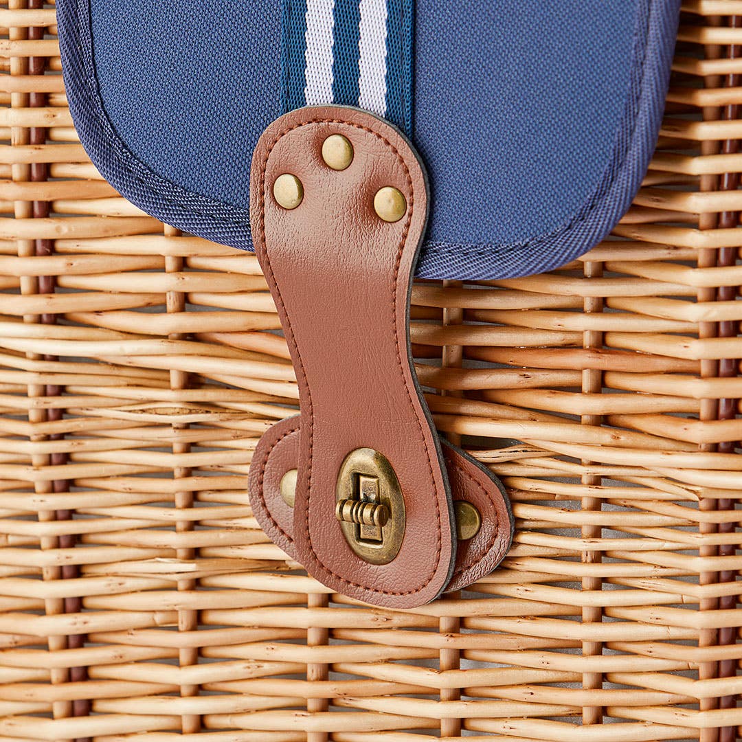 https://s3-ap-southeast-2.amazonaws.com/fusionfactory.commerceconnect.bbnt.production/pim_media/000/166/031/M_F_Atticus-Wicker-Picnic-Cooler-with-Picnic-Rug_Blue-White_23375601_Detail-01_SI.jpg?1721622916