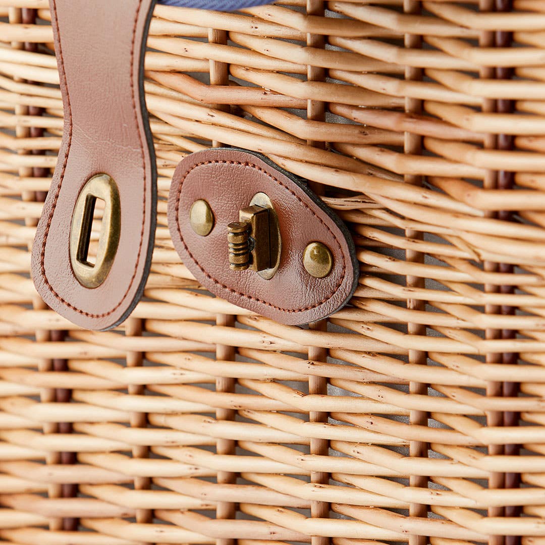 https://s3-ap-southeast-2.amazonaws.com/fusionfactory.commerceconnect.bbnt.production/pim_media/000/166/032/M_F_Atticus-Wicker-Picnic-Cooler-with-Picnic-Rug_Blue-White_23375601_Detail-02_SI.jpg?1721622916