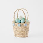 https://s3-ap-southeast-2.amazonaws.com/fusionfactory.commerceconnect.bbnt.production/pim_media/000/186/656/M_F_Basket-Daisies_Blue_25922402_V2.jpg?1736379093
