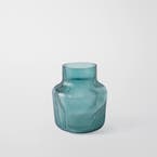 https://s3-ap-southeast-2.amazonaws.com/fusionfactory.commerceconnect.bbnt.production/pim_media/000/152/131/M_F_Bennett_Ribbed_Glass_Vase_Med_Emerald_22936701_SI.jpg?1690849673