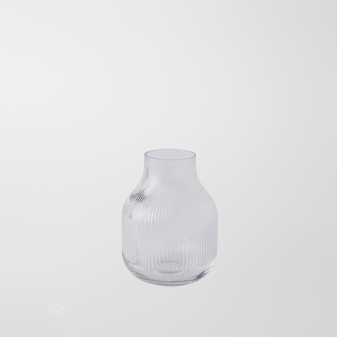 https://s3-ap-southeast-2.amazonaws.com/fusionfactory.commerceconnect.bbnt.production/pim_media/000/152/135/M_F_Bennett_Ribbed_Glass_Vase_Sml_Clear_22937101_SI.jpg?1690849781