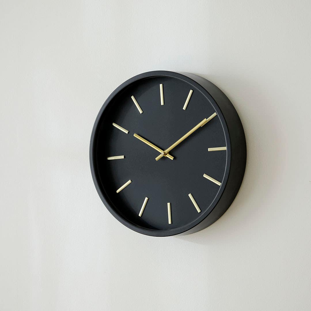 https://s3-ap-southeast-2.amazonaws.com/fusionfactory.commerceconnect.bbnt.production/pim_media/000/193/055/M_F_Charli-Wall-Clock_Black_26124401_LS_SI.jpg?1743984837