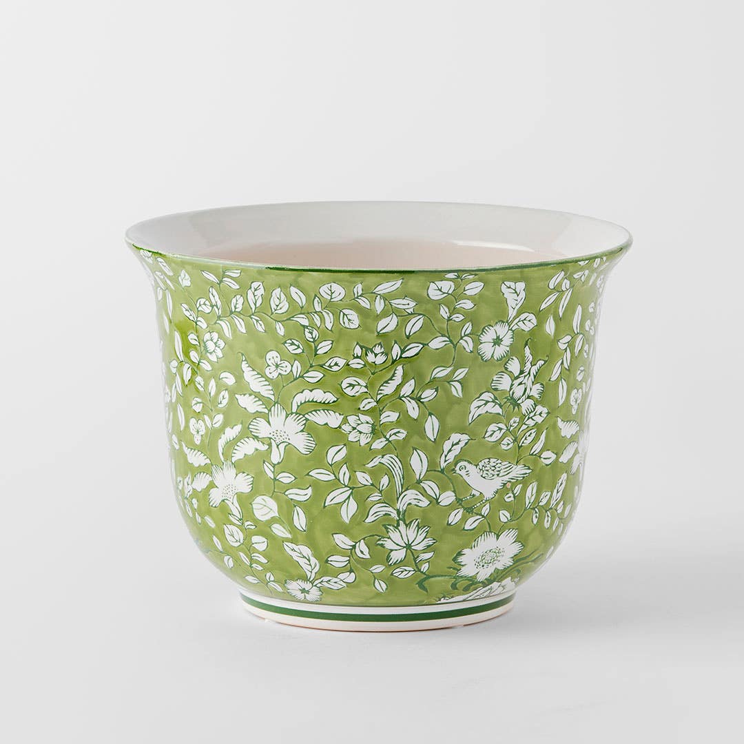 https://s3-ap-southeast-2.amazonaws.com/fusionfactory.commerceconnect.bbnt.production/pim_media/000/180/165/M_F_Chinoiserie-Planter-Lrg_White-Green_26131001_SI.jpg?1733804684