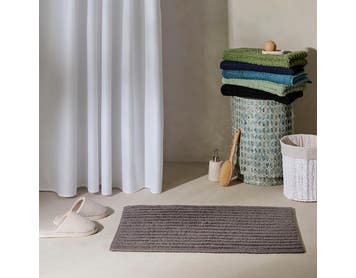https://s3-ap-southeast-2.amazonaws.com/fusionfactory.commerceconnect.bbnt.production/pim_media/000/208/057/M_F_Devon-Bath-Mat_Charcoal_20481403_R_LS_SI.jpg?1770169979
