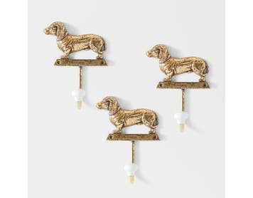 https://s3-ap-southeast-2.amazonaws.com/fusionfactory.commerceconnect.bbnt.production/pim_media/000/199/391/M_F_Dog-Wall-Hook-S3_Pewter_26163301_SI.jpg?1754962820