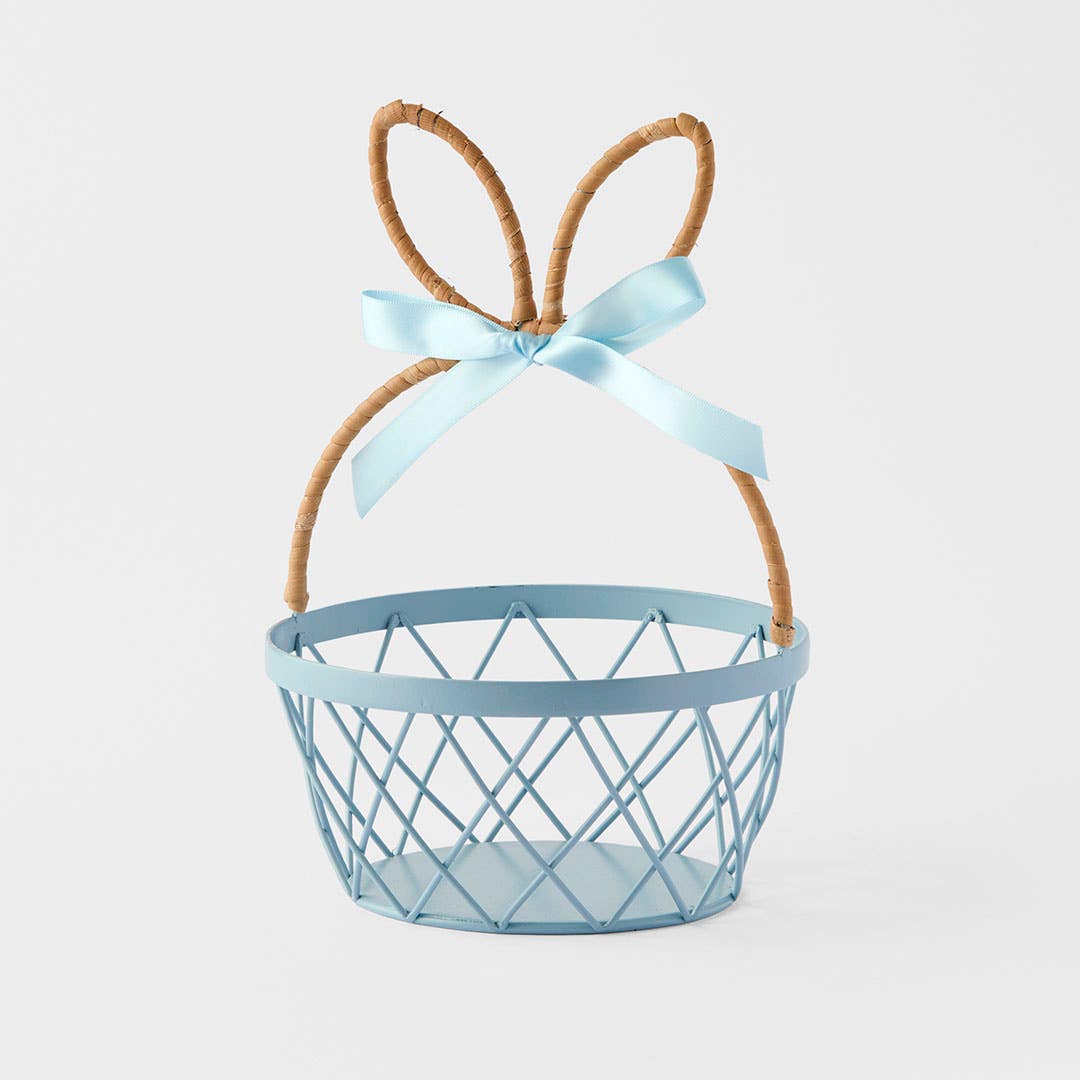 https://s3-ap-southeast-2.amazonaws.com/fusionfactory.commerceconnect.bbnt.production/pim_media/000/204/691/M_F_Easter26_T1-Iron-Bunny-Basket-w-Bow_Blue_26597201_SI.jpg?1763960207